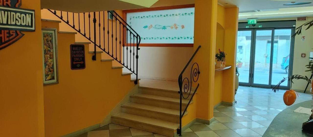 Hotel Adriatico 벨레지아아지마리나 외부 사진