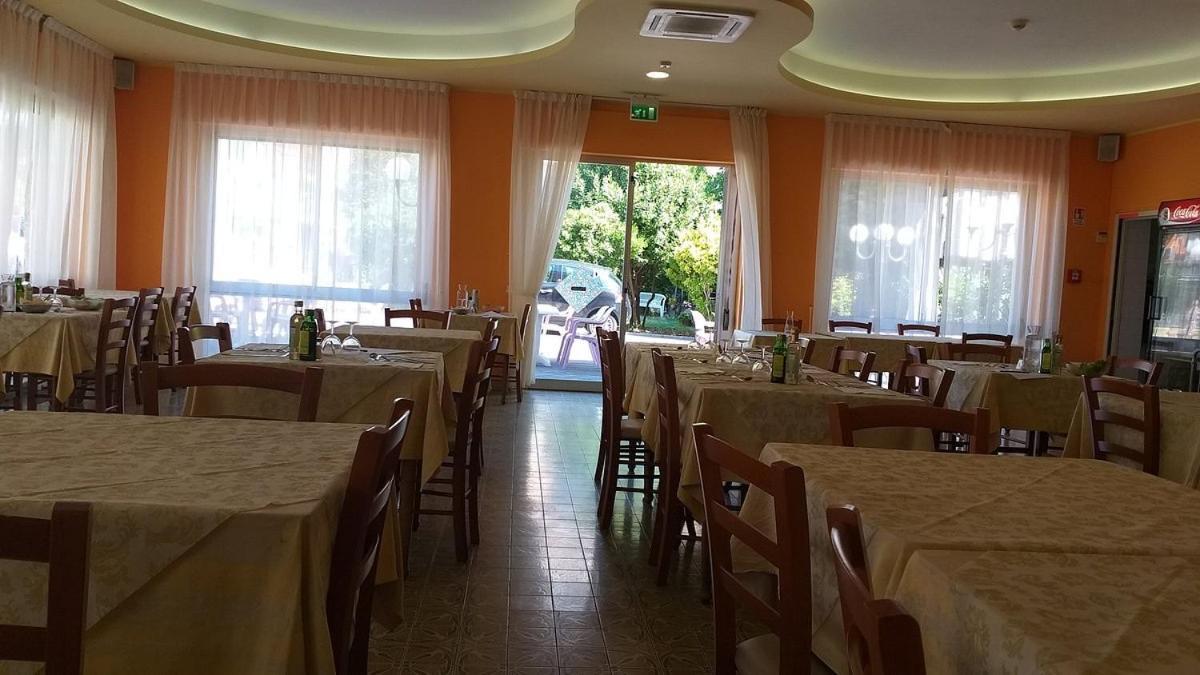 Hotel Adriatico 벨레지아아지마리나 외부 사진